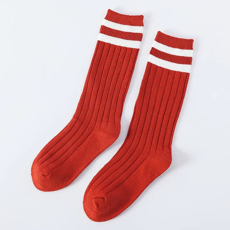 Calcetines largos hasta la rodilla para niños, medias escolares de algodón suave y cálidas para otoño e invierno, calcetines deportivos a rayas blancas y negras, novedad de 2024