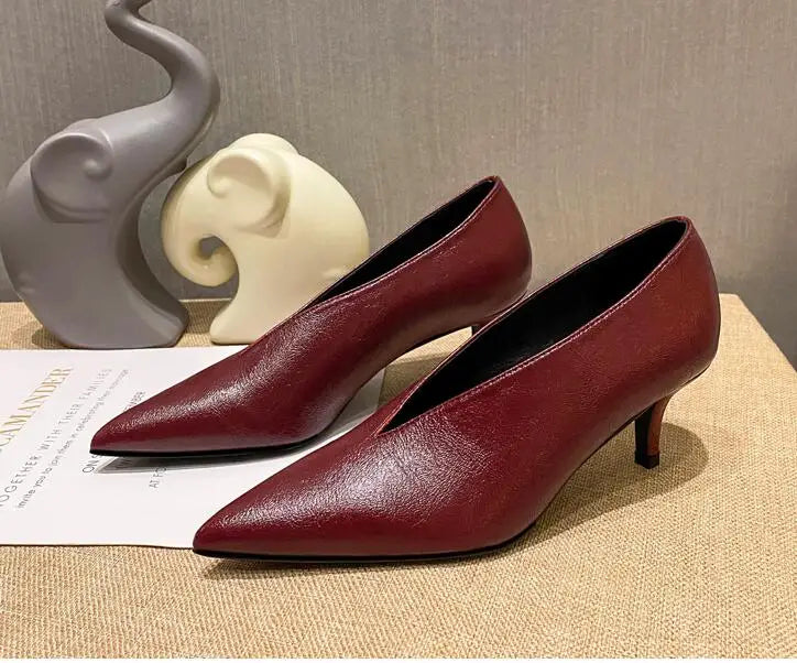 2026 Nyt Forår Efterår Damemode Højhælede Pumps Sexet spidstå Kjole Sko V-snit Design Dame Sko Vintage Hot C323
