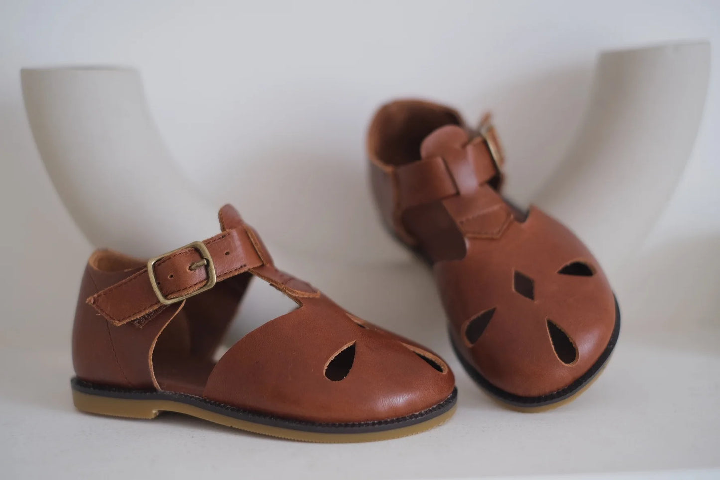 Sandalias de cuero genuino para niñas y niños, estilo retro de verano