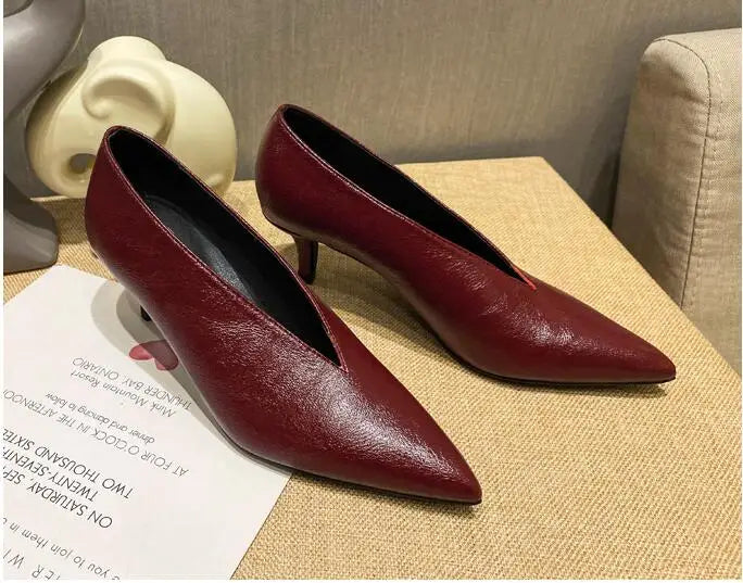 2026 Nyt Forår Efterår Damemode Højhælede Pumps Sexet spidstå Kjole Sko V-snit Design Dame Sko Vintage Hot C323