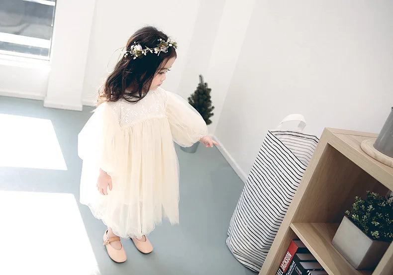 Suave vestido bordados en tul, de sueños para bebés y Niñas, para Otoño y primavera, Vestido con Mangas Abullonadas como Princesa, para fiestas y bodas. Y por qué no, para ser princesa cada día!