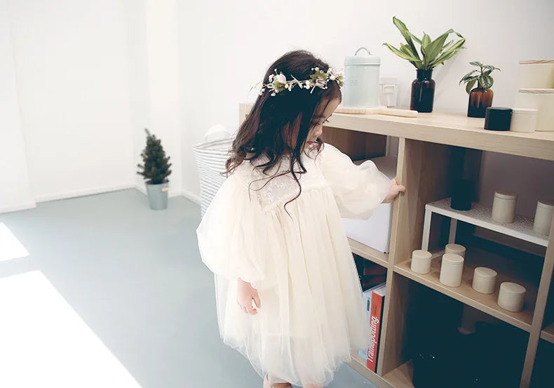 Suave vestido bordados en tul, de sueños para bebés y Niñas, para Otoño y primavera, Vestido con Mangas Abullonadas como Princesa, para fiestas y bodas. Y por qué no, para ser princesa cada día!