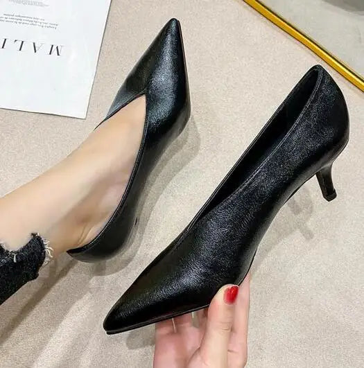 2026 Nyt Forår Efterår Damemode Højhælede Pumps Sexet spidstå Kjole Sko V-snit Design Dame Sko Vintage Hot C323