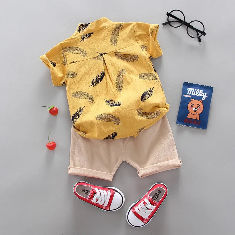 Conjunto de verano para bebés, camisa estampada de plumas para niños, pantalones cortos, 2 piezas/set, ropa informal de algodón para niños