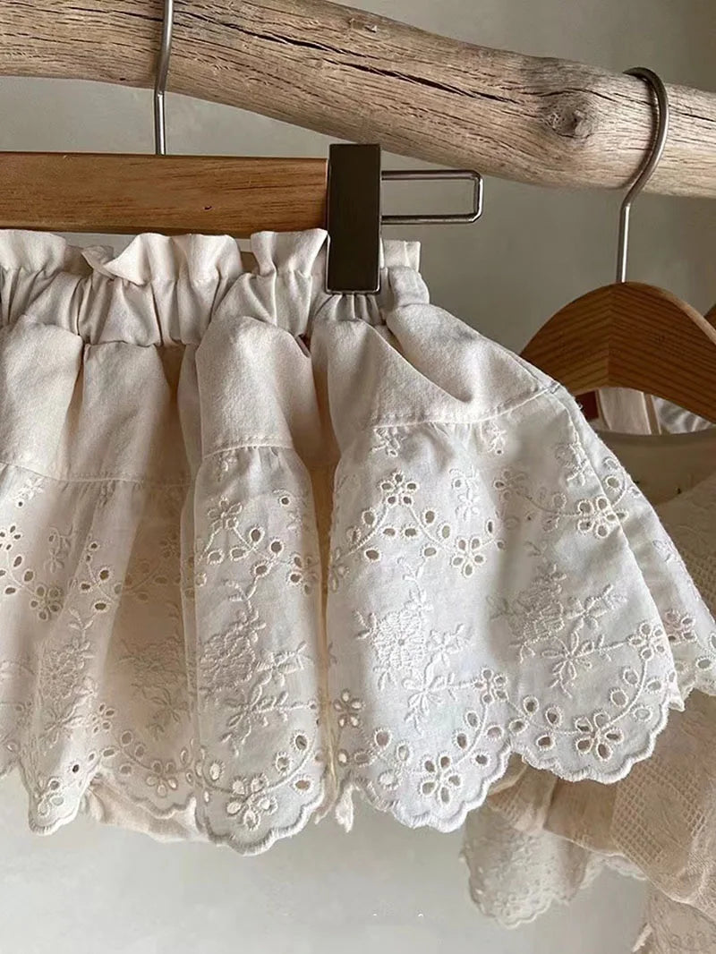 Faldas con calzón o bombachas en broderie para de verano para bebés y toddlers, con volantes para niñas pequeñas