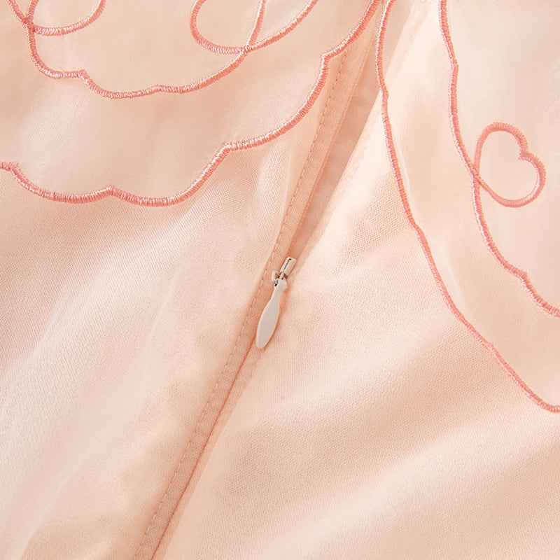 delicado vestido de princesa para niña, vestido de fiesta de verano con finas capas de tul y cuello bordado para tu niña, para que se sienta en las nubes