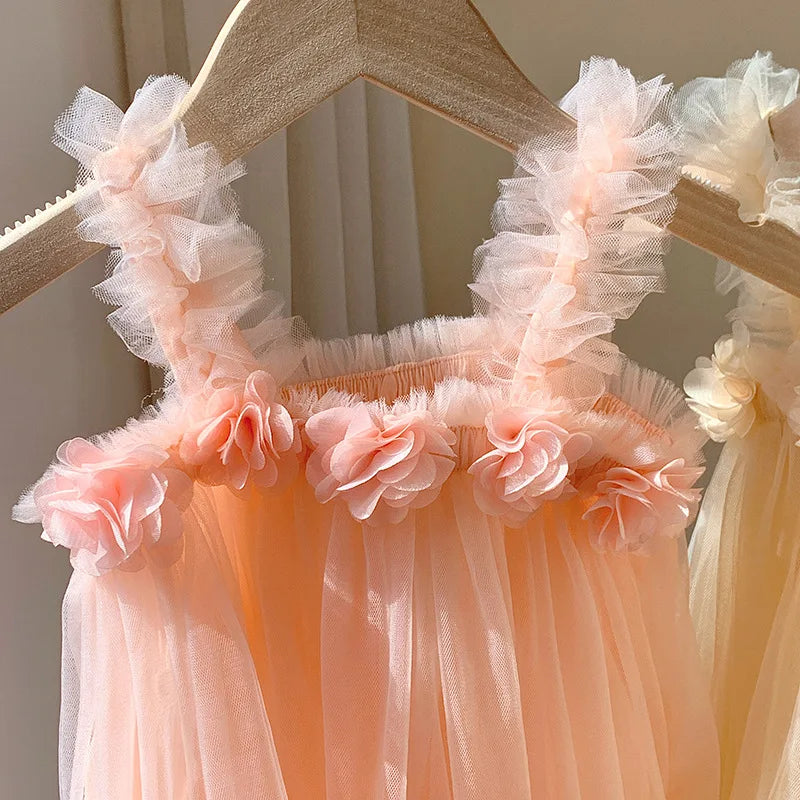 Nuevo vestido de princesa de verano para niñas con aplicaciones de flores y tirantes, de dulce belleza para niñas, en tul suave y esponjosa de falda de princesa para niñas