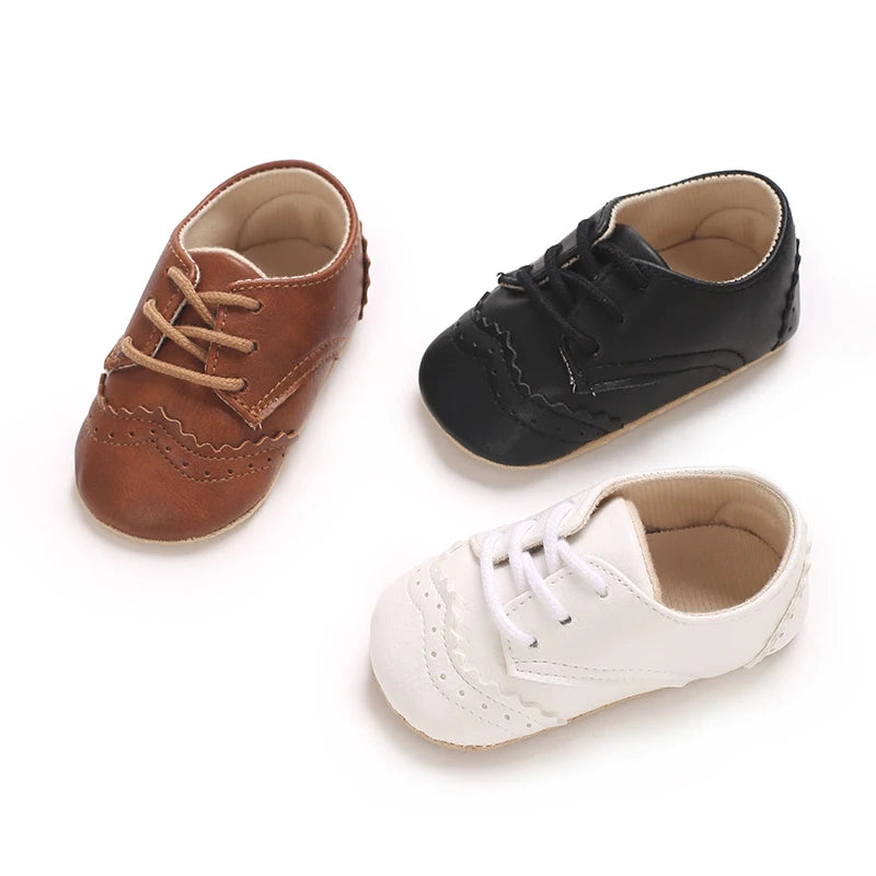 Zapatos deportivos clásicos con cordones para bebé, calzado de moda de PU, suela suave, cómodo, informal, para caminar, de 0 a 18 meses