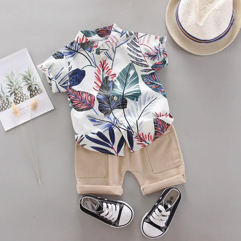 Conjunto de 2 piezas de ropa para bebés y niños para verano, camisa manga corta y cuello Mao con hojas estampadas y short, vacaciones y playa