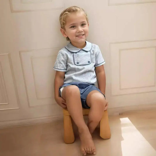 Precioso conjunto de dos piezas de verano para bebés niños, camisa con cuello vuelto con ribetes, tela a rayas, pantalones cortos para niños pequeños, algodón de alta calidad