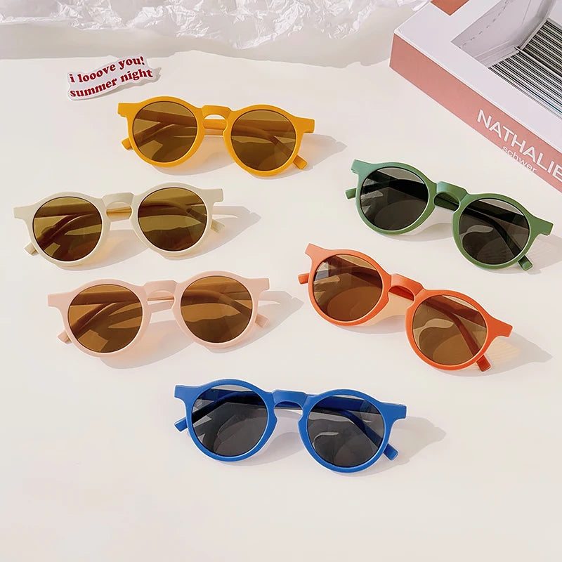 Lentes de sol para niños con diseño de cuadros bonitos y redondas con protección UV400 para niños y bebés, gafas de sol para exteriores con protección solar