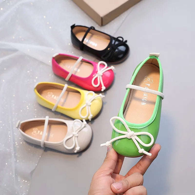 Zapatos tipo bailarinas para niña, con lazo y banda elástica, cómodos y vibrantes colores especiales para princesas en primavera u otoño.