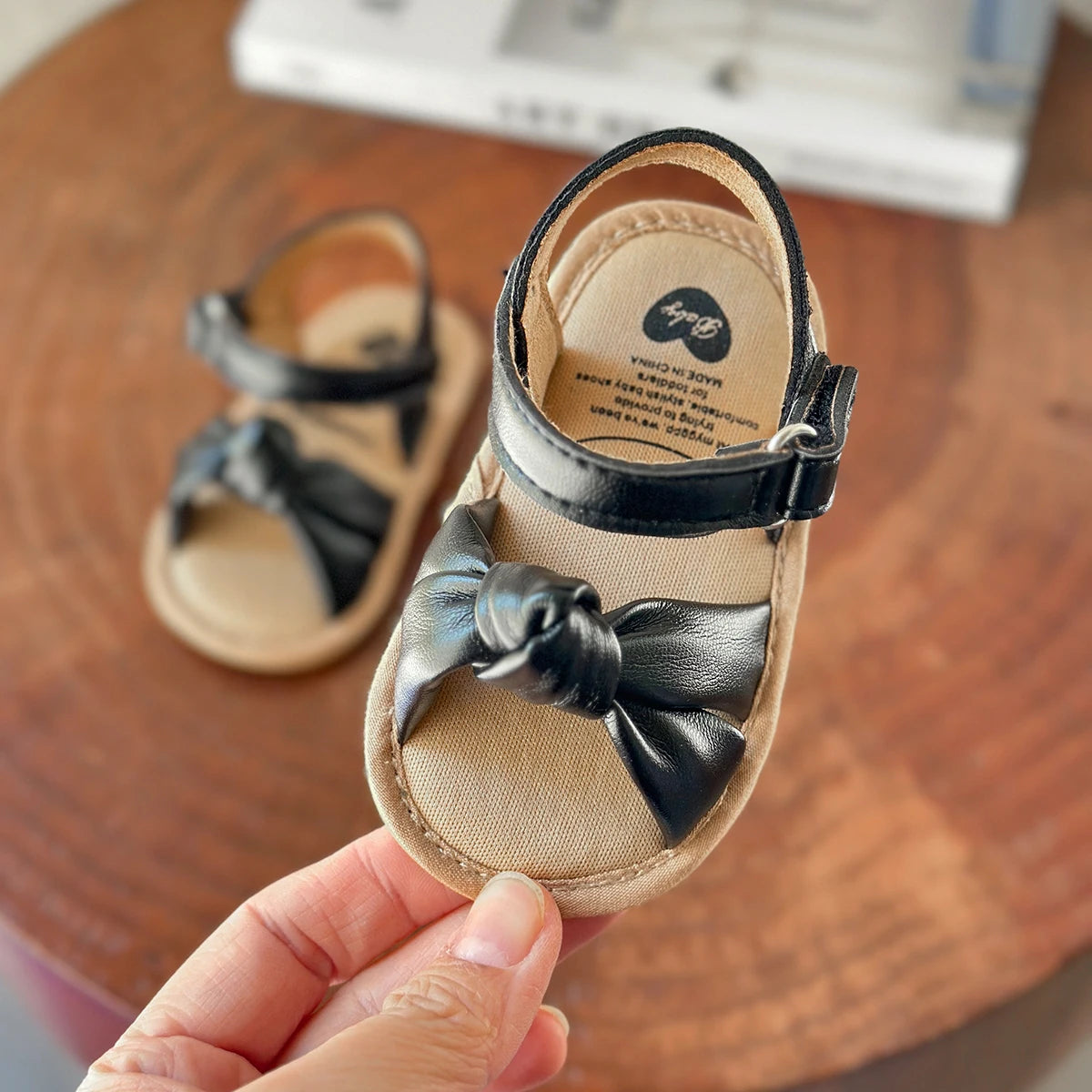Sandalias para bebé niña, zapatos informales para exteriores, cómodos, Premium, con lazo de flores, suela de goma antideslizante para recién nacidos