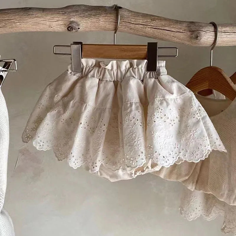 Faldas con calzón o bombachas en broderie para de verano para bebés y toddlers, con volantes para niñas pequeñas