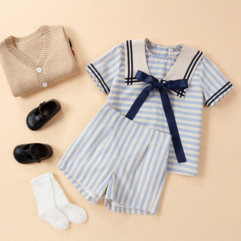 Hermosos outfit en juego para hermanos, bebés y niños, moda de boutique española, vestido, bombacho, en algodón rayado celeste, cuello marinero y lazo, bordado punto smock, hecho a mano