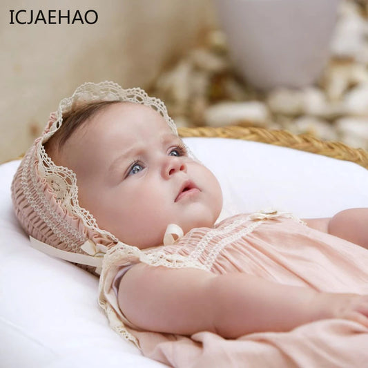 Espectacular este vestido con capota y bombacho, para bebé, niña, diseño estilo moda española exclusiva para boutique, para fiesta, bautizo o para verse preciosa cada día. Haz tu regalo de Babyshower!