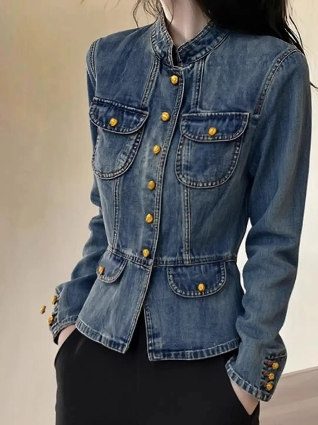 Luksus kort denimjakke til kvinder, modeblå top, forår 2026, standard pasform med justerbar talje, ma...