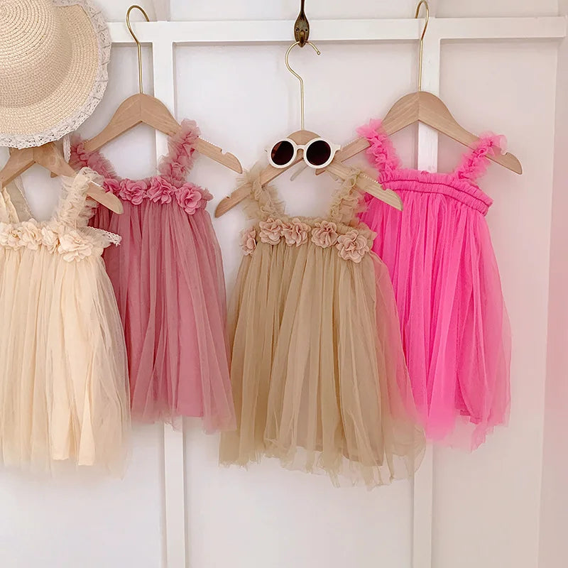 Nuevo vestido de princesa de verano para niñas con aplicaciones de flores y tirantes, de dulce belleza para niñas, en tul suave y esponjosa de falda de princesa para niñas