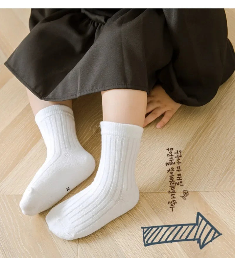 Calcetines cortos y versátiles para niños