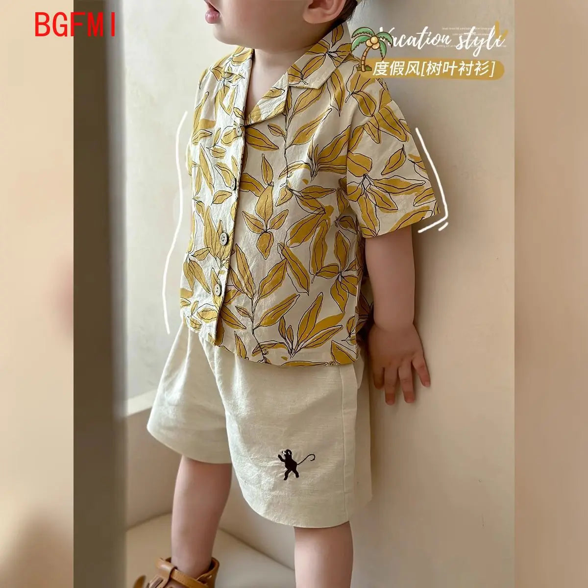 Conjunto de ropa para niños, camisa con estampado de hojas y pantalones cortos blancos especiales para vacaciones en la playa