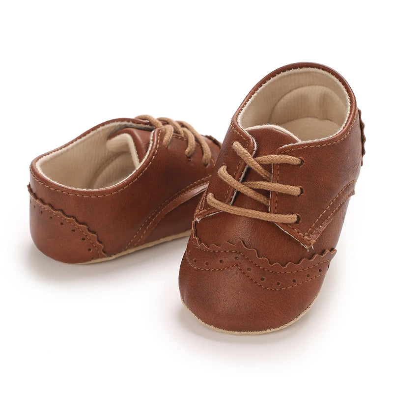 Zapatos deportivos clásicos con cordones para bebé, calzado de moda de PU, suela suave, cómodo, informal, para caminar, de 0 a 18 meses