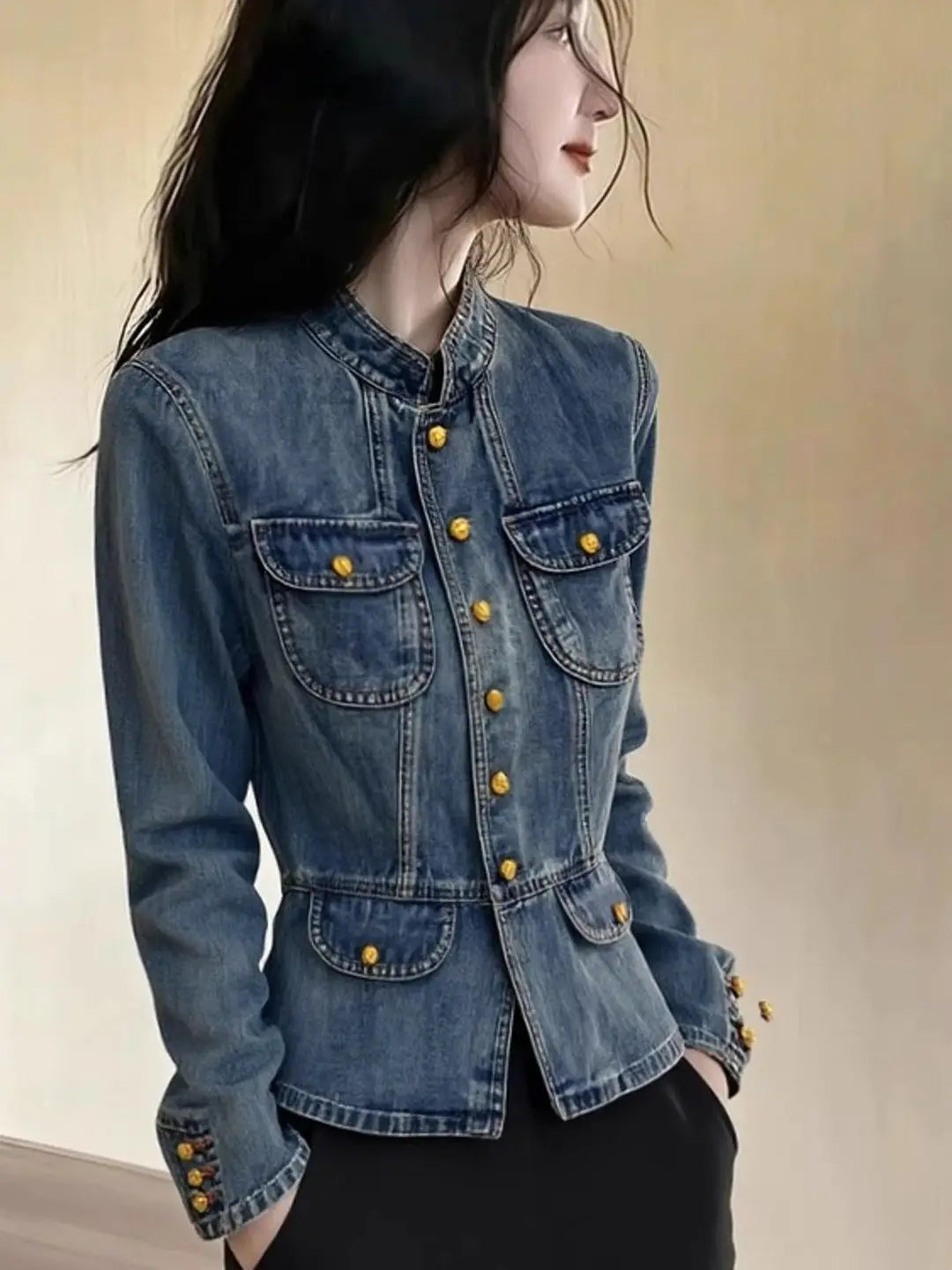 Luksus kort denimjakke til kvinder, modeblå top, forår 2026, standard pasform med justerbar talje, ma...